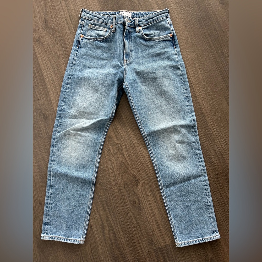 Zara Light Wash Women’s Jeans, Size 6
